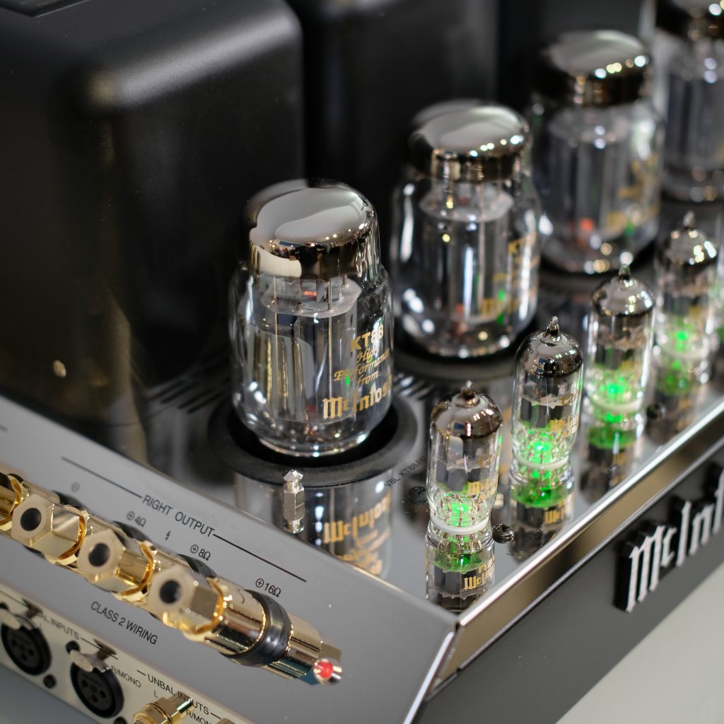 McIntosh C8 - Preamplificatore a valvole
