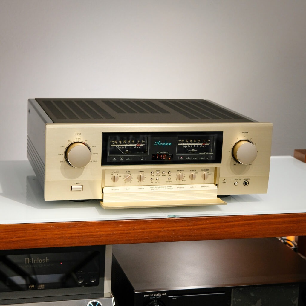 Accuphase E-380