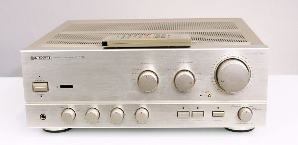 Pioneer A701R