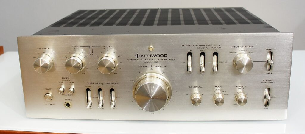 Kenwood  Model 600
