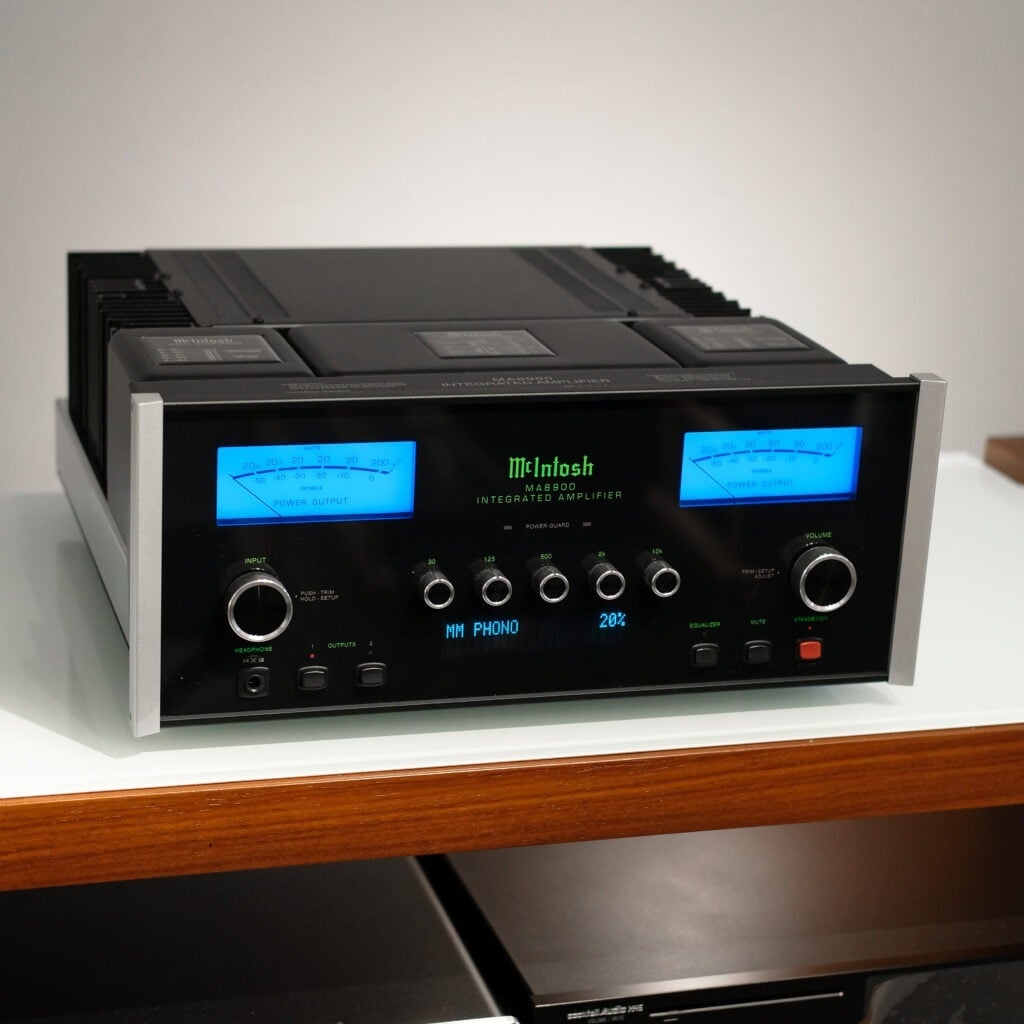 McIntosh MA8900