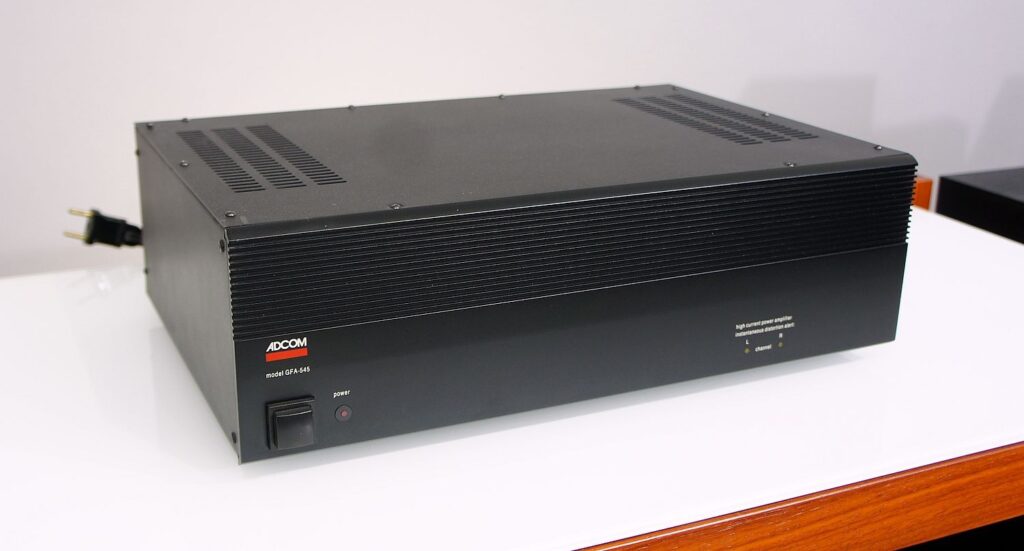 Adcom GFA 545