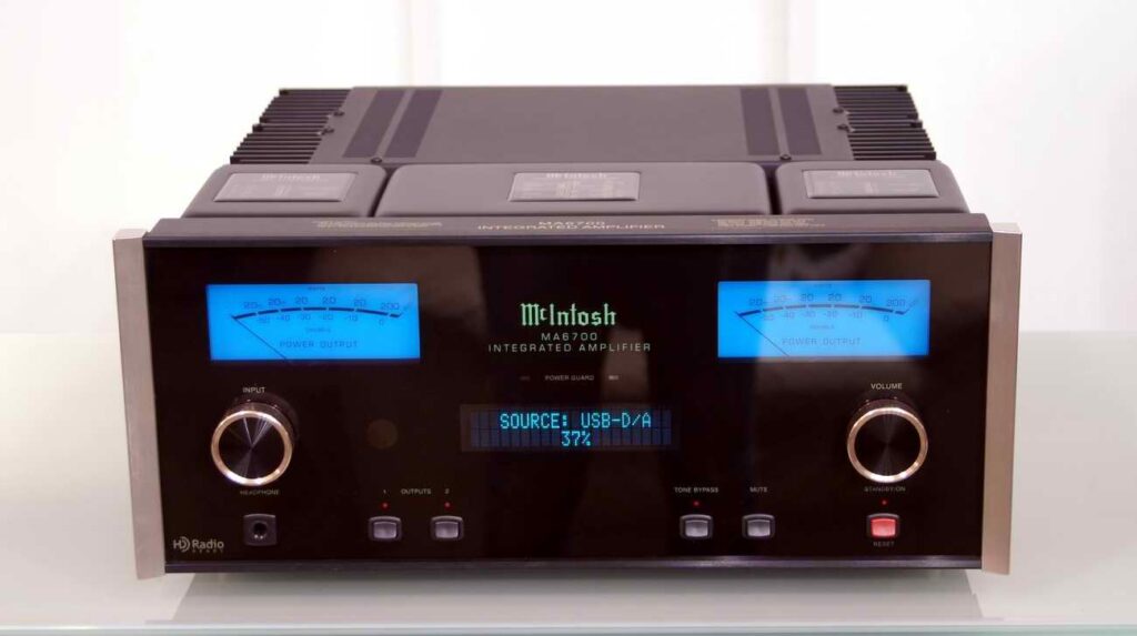 McIntosh MA 6700