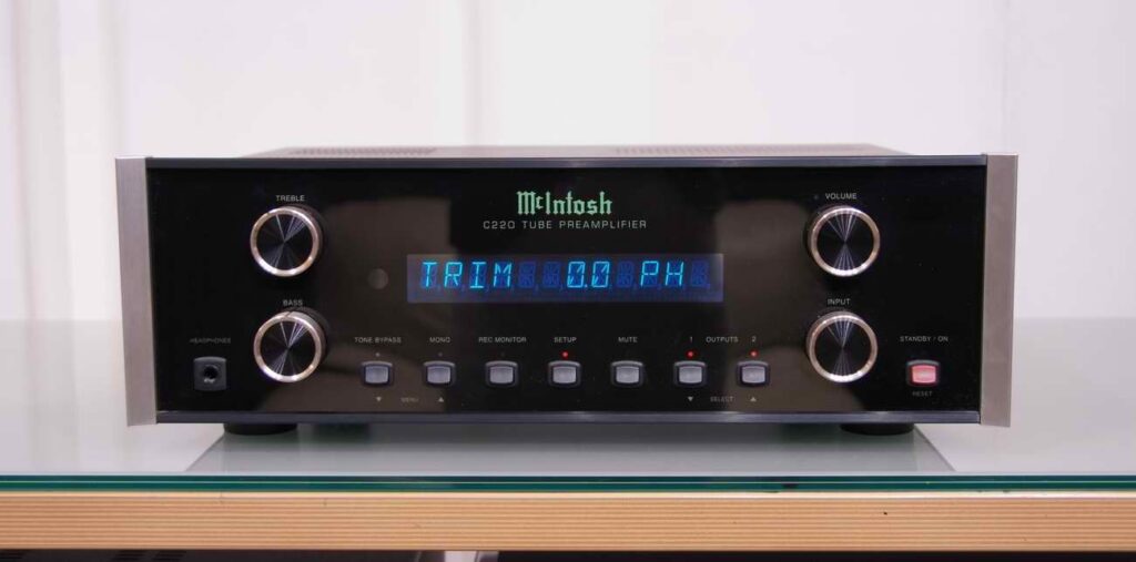 McIntosh C220