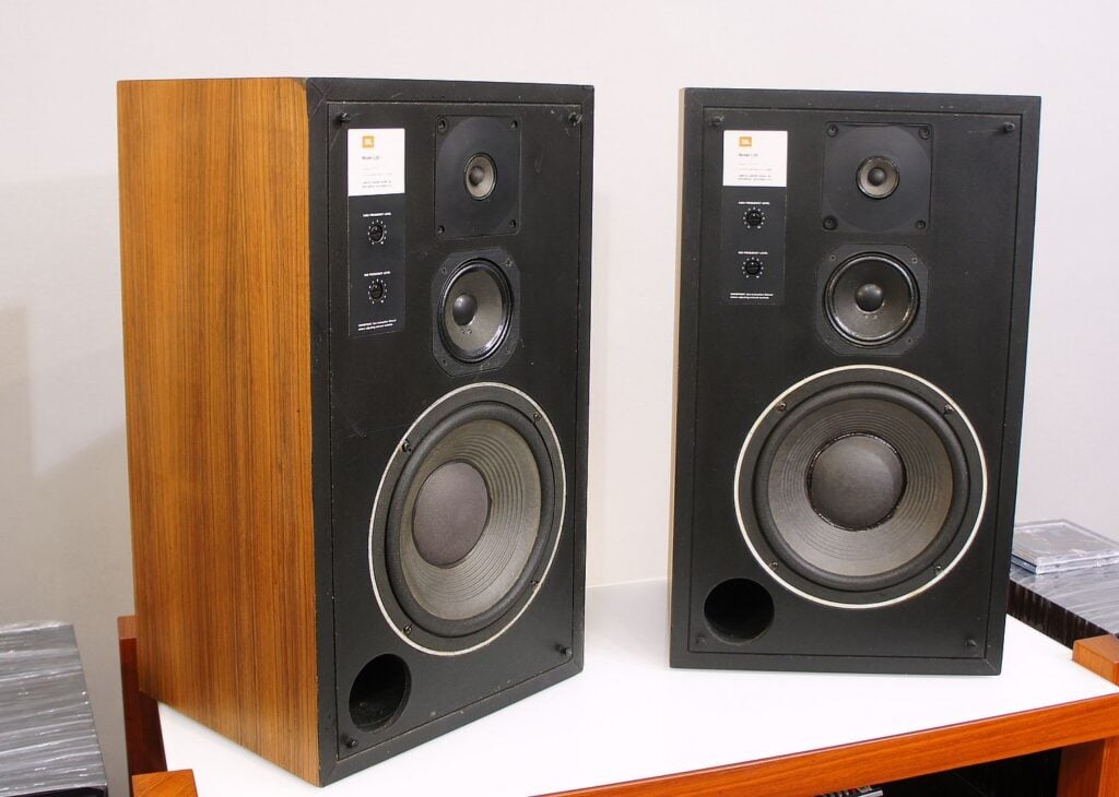 JBL - L50