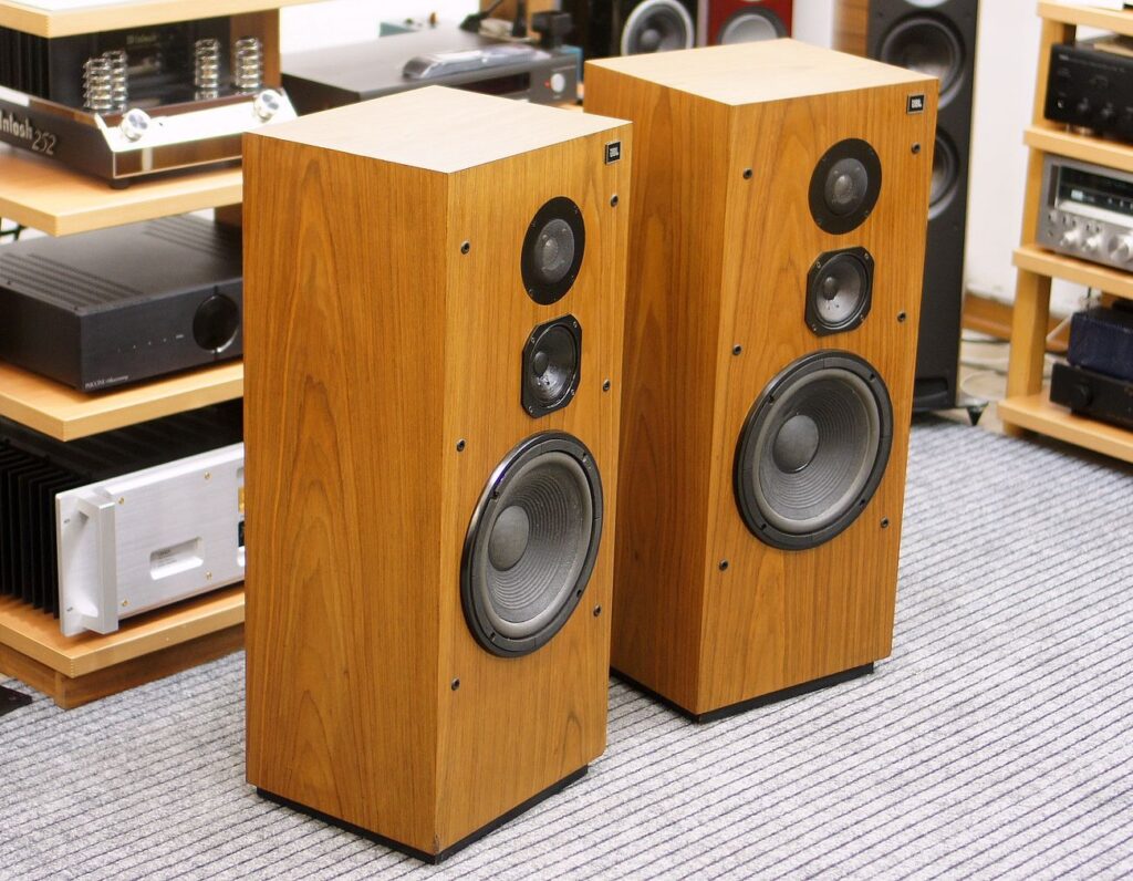 JBL  L80T