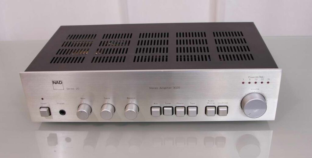 Nad 3020