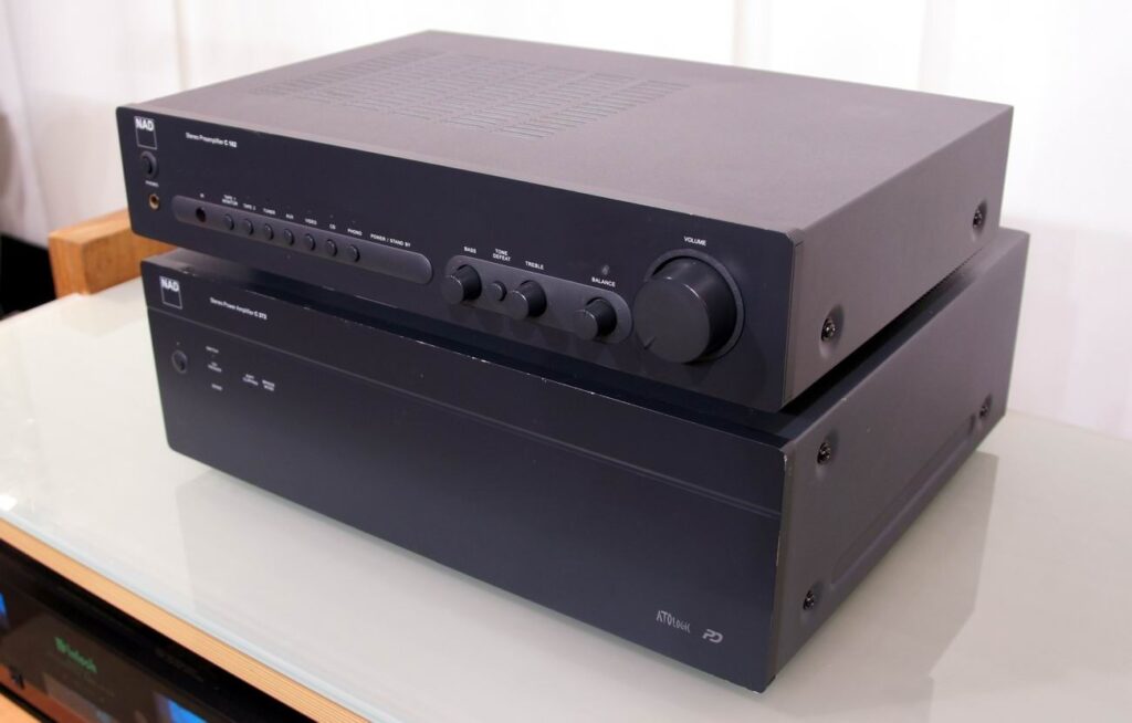 Nad C272