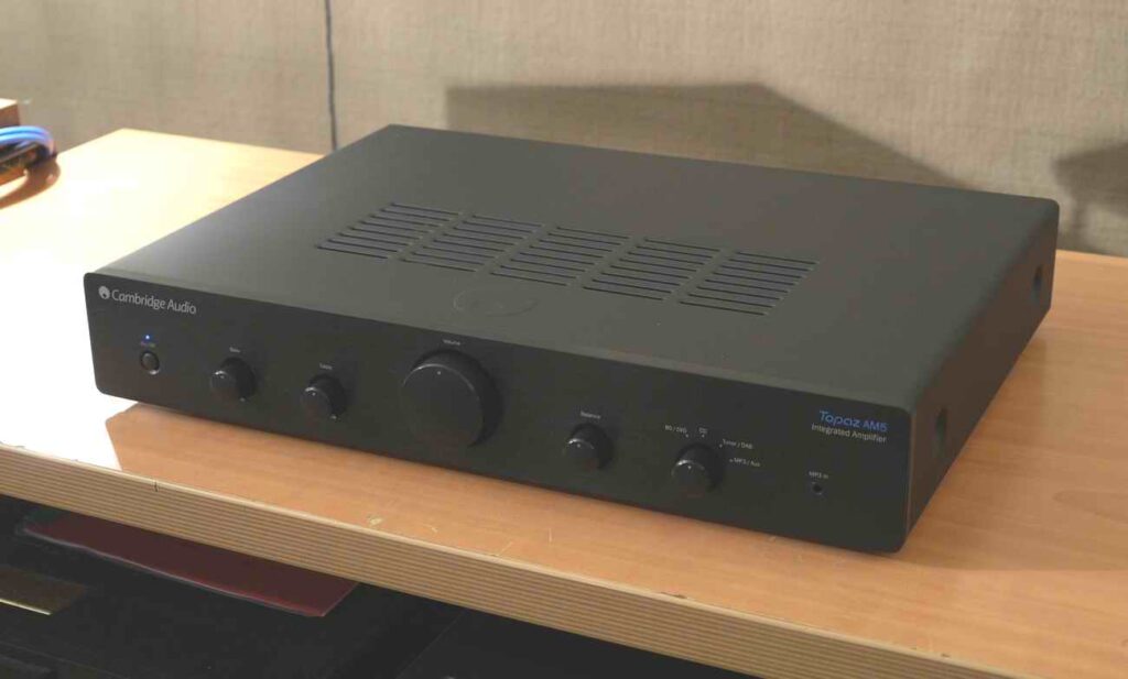 Cambridge Audio Topaz AM05