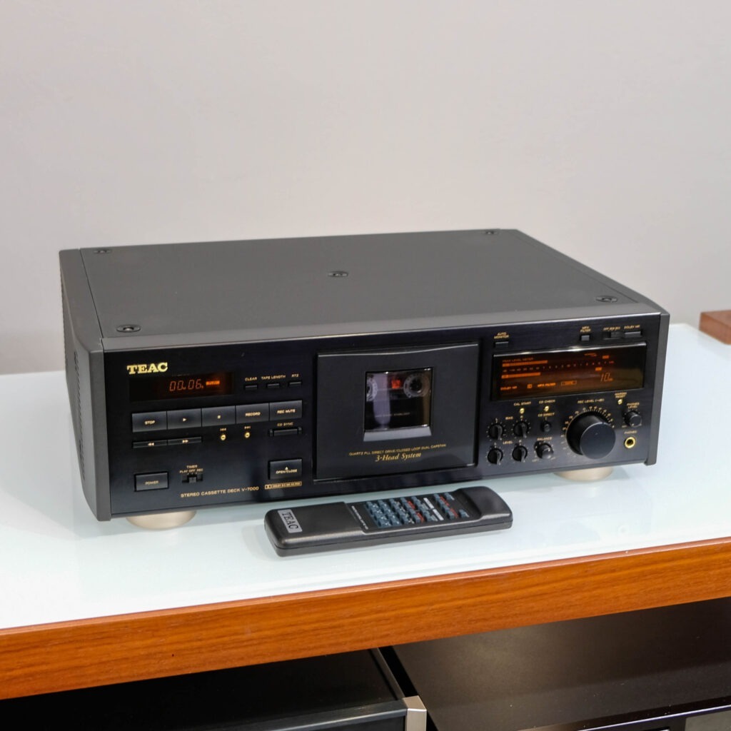 Teac V-7000