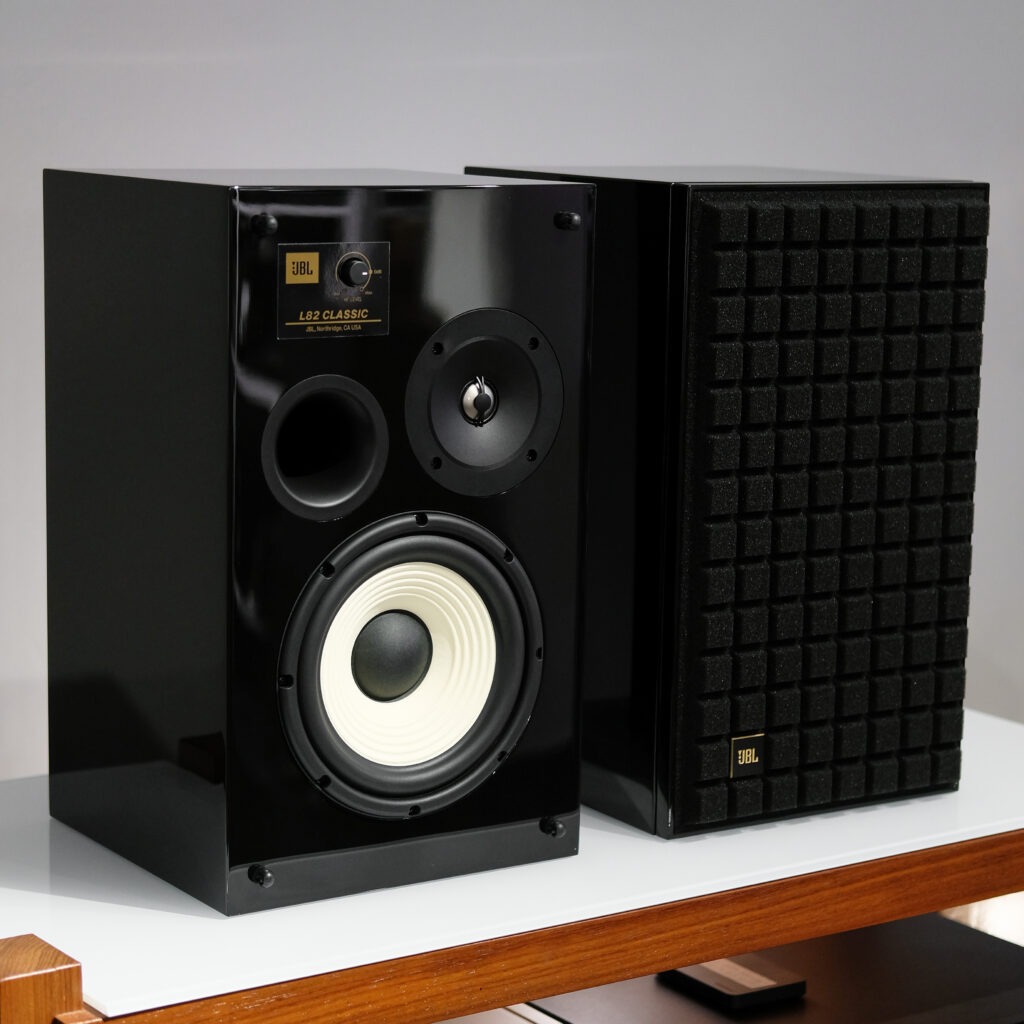 JBL L82 Classic Black Edition