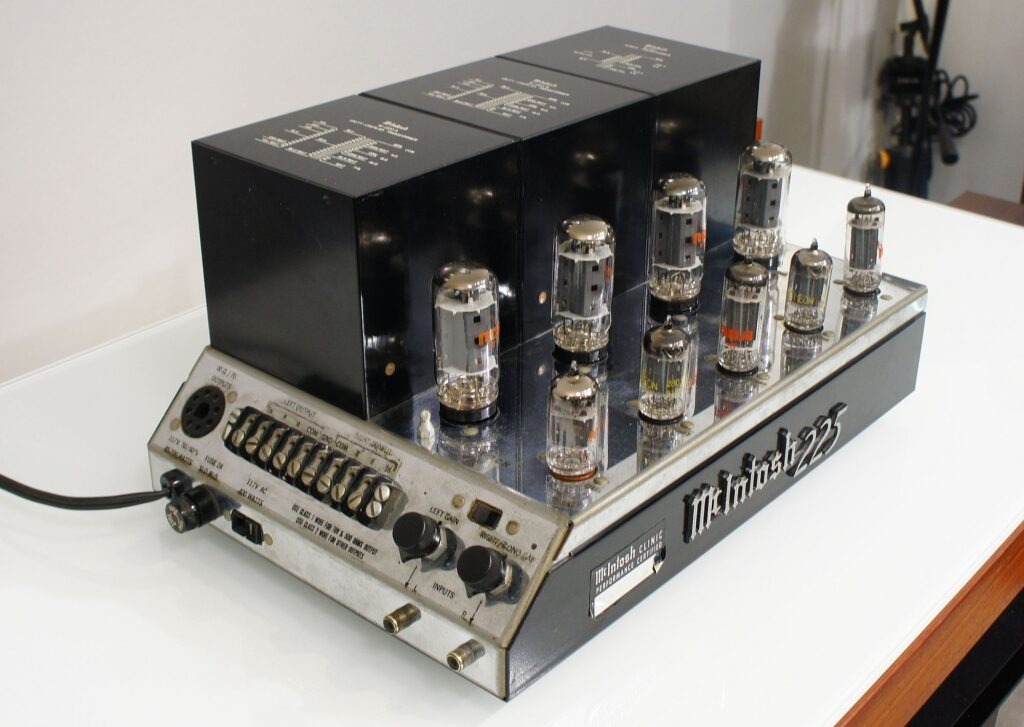 McIntosh MC225