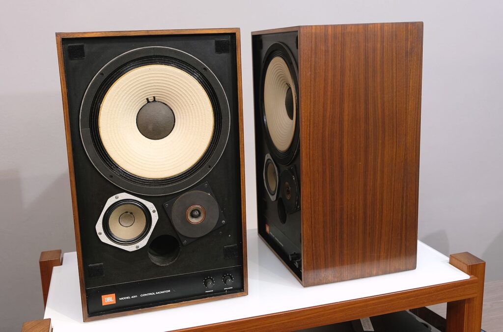 JBL 4311