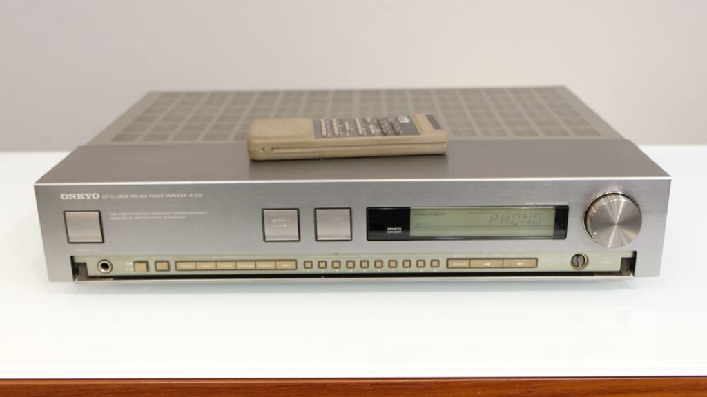 Onkyo R200