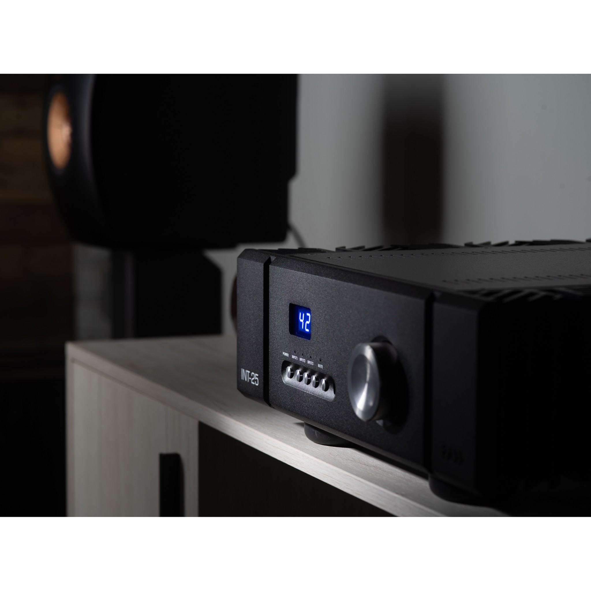Pass Labs INT-25