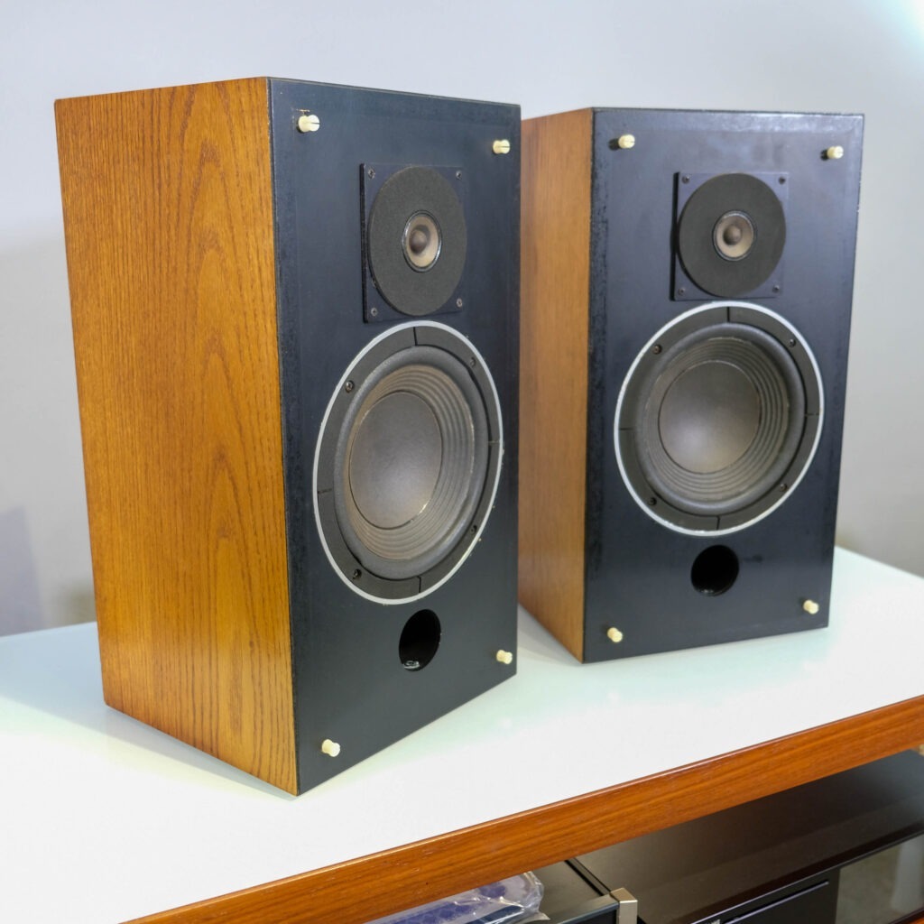JBL L16 Decade