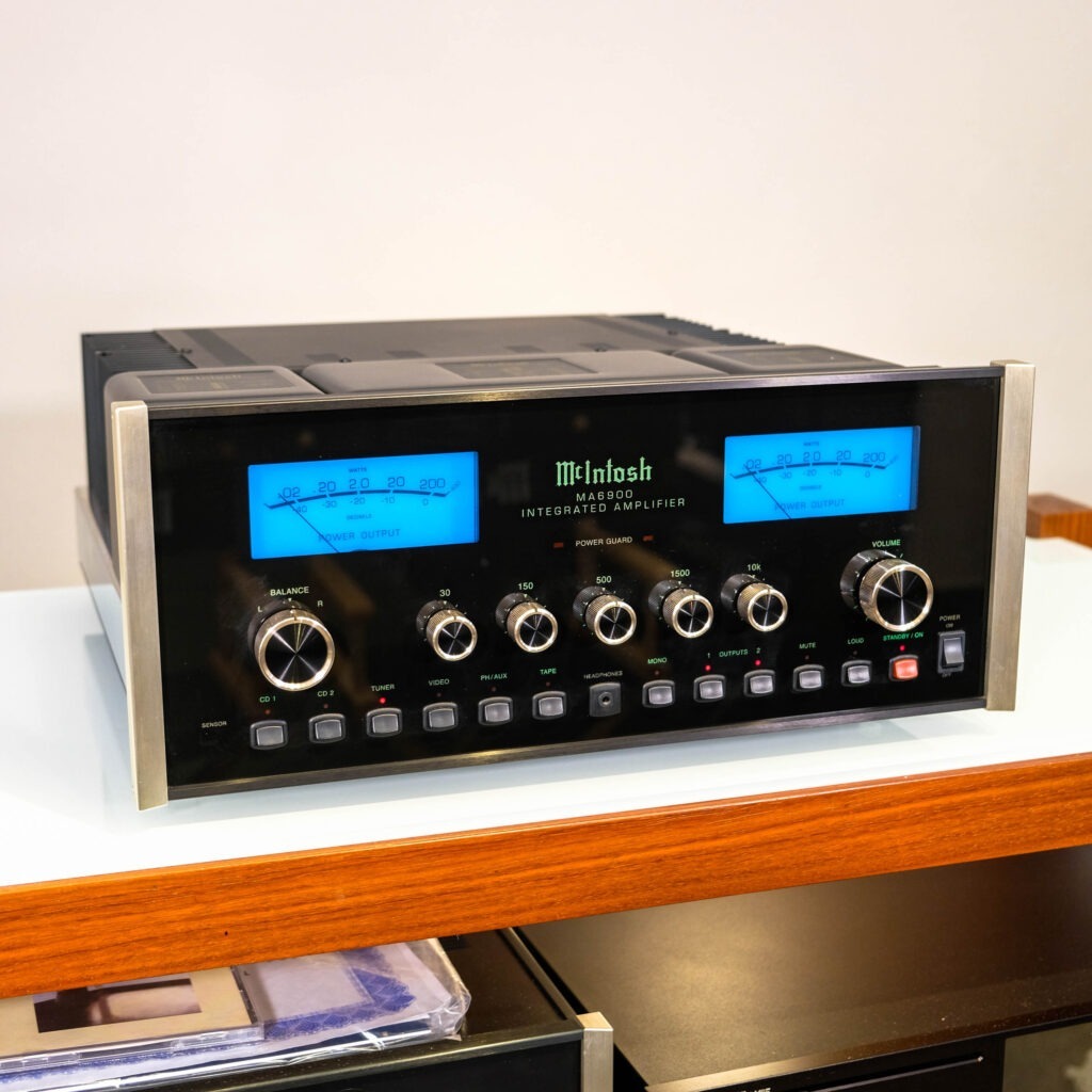 McIntosh MA6900
