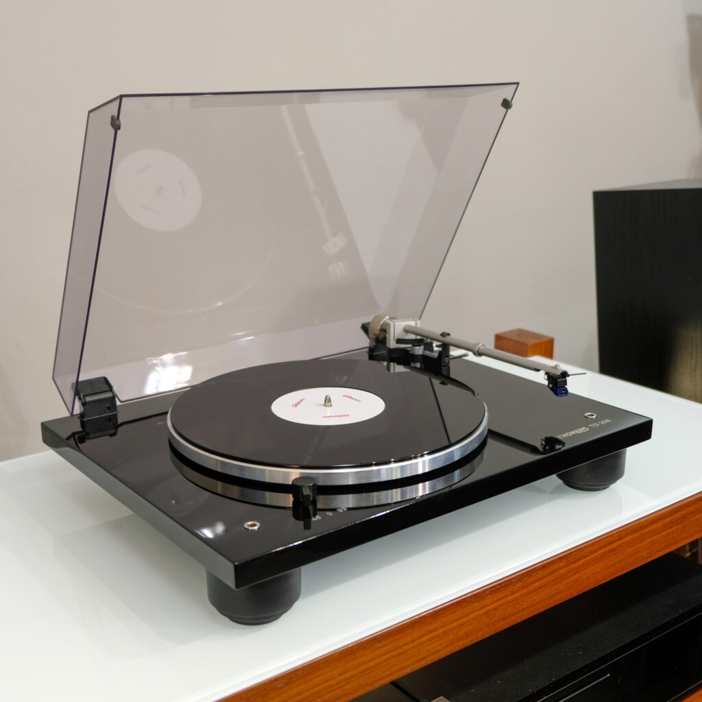 Thorens TD206