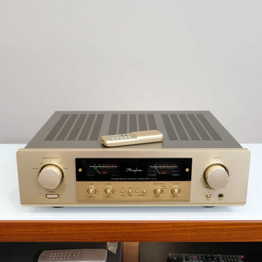 Accuphase E-211 - オーディオ構造 |オンラインHi-Fi販売:アンプ Accuphase E-211 - オーディオ構造 |オンラインHi-Fi販売:アンプ