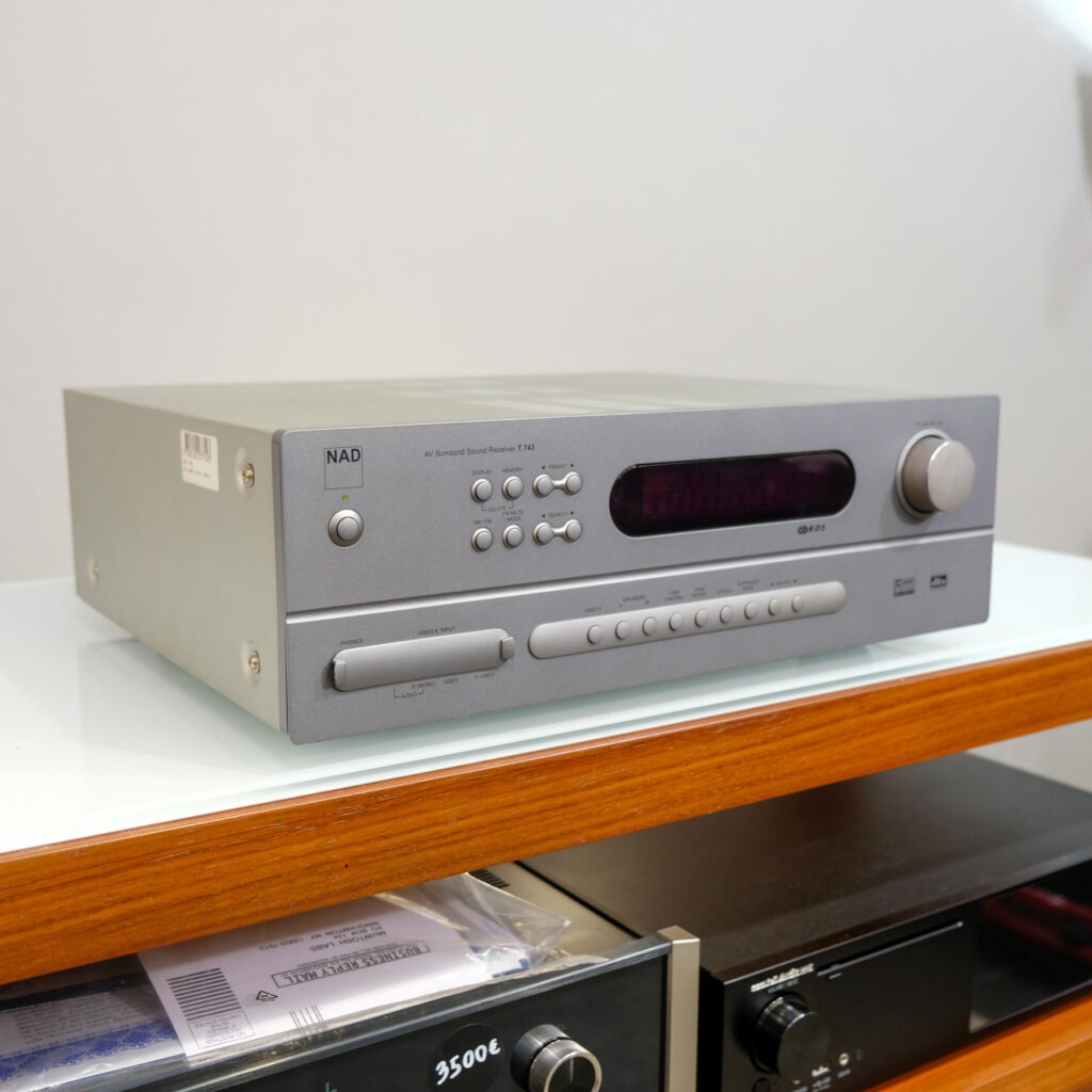 Nad T743