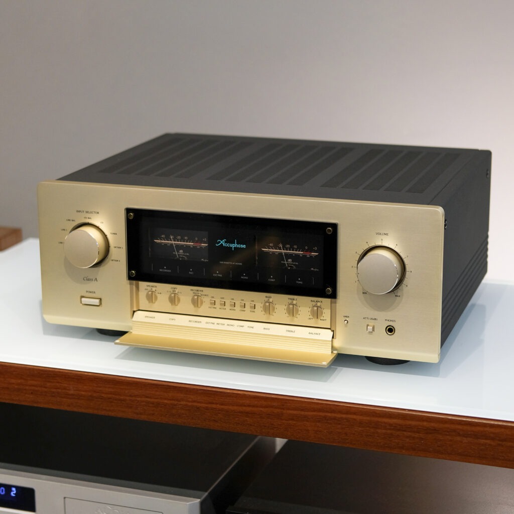 Accuphase E-530
