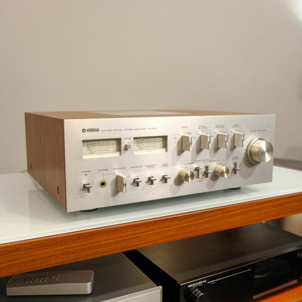Yamaha CA-2010