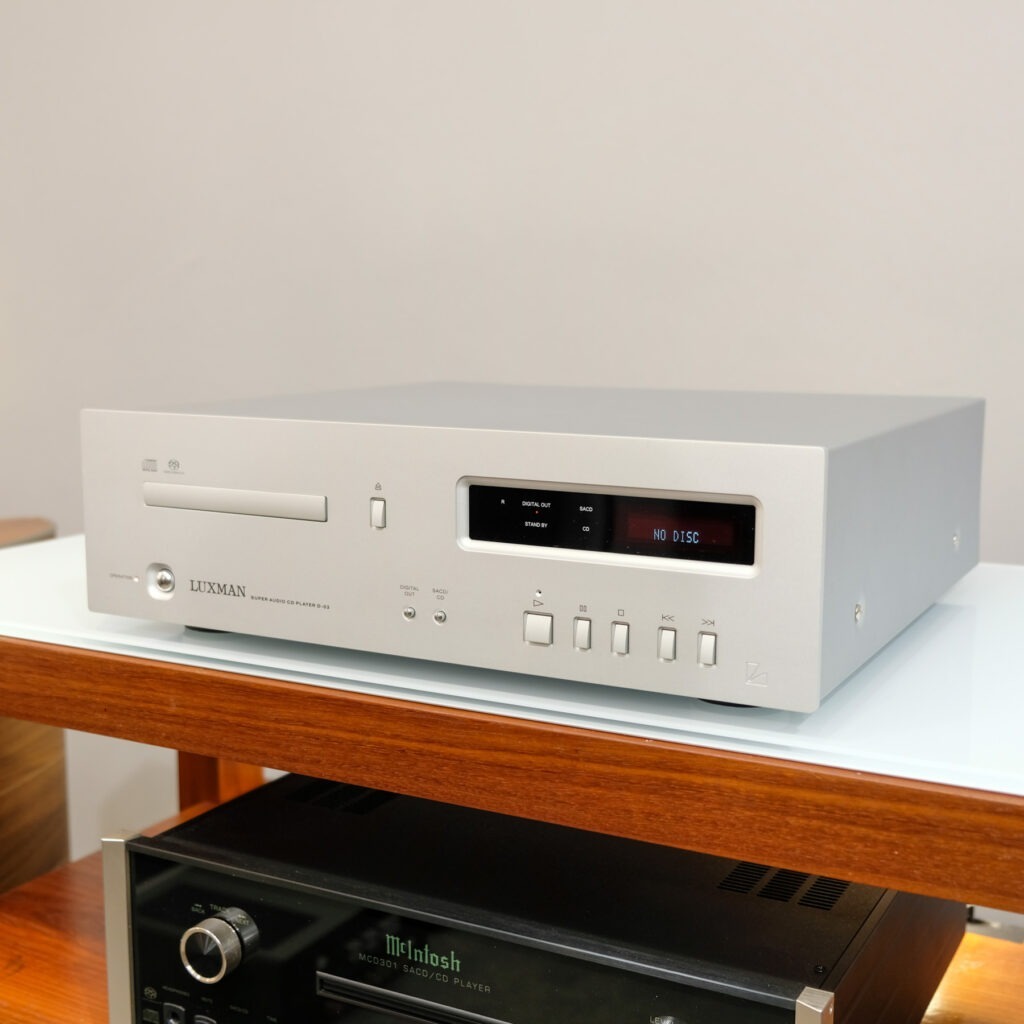 Luxman D-03