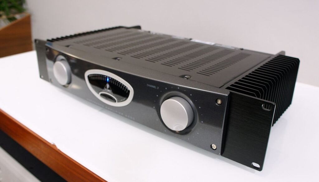 Behringer A500