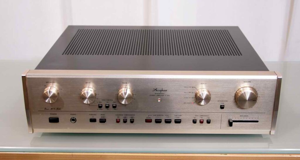 Accuphase E203 - E303