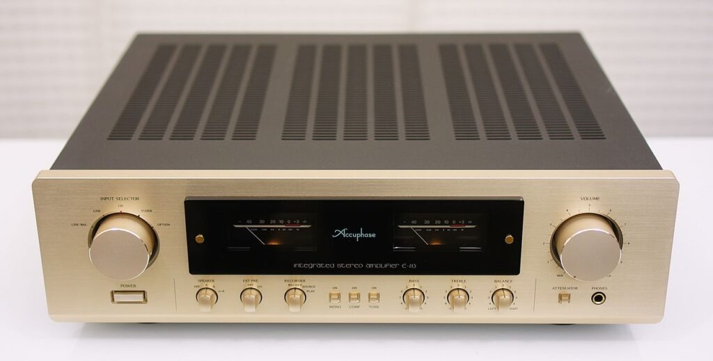 Accuphase  E 213