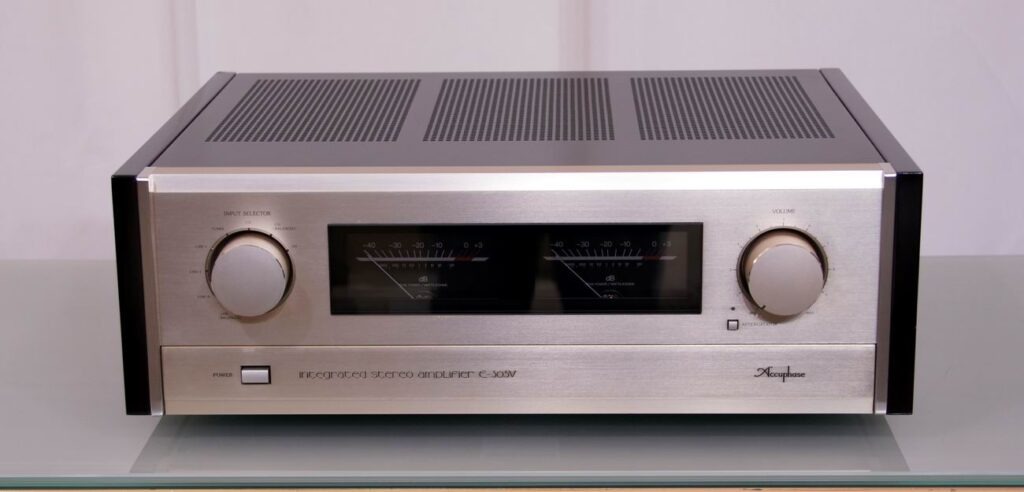 Accuphase E305V