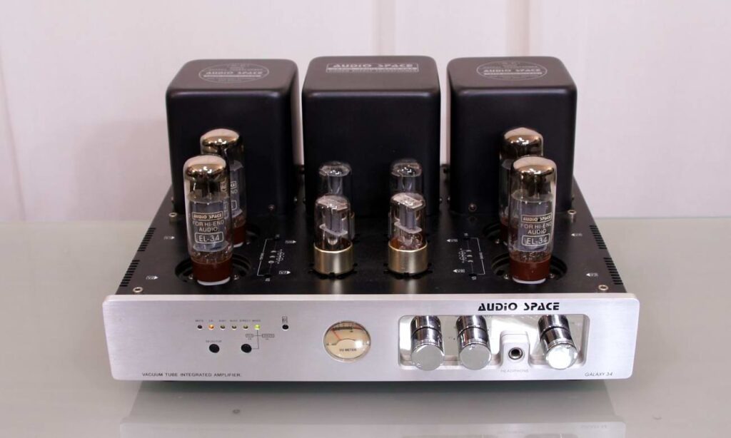 Audio Space Galaxy 34  Integrato a Valvole