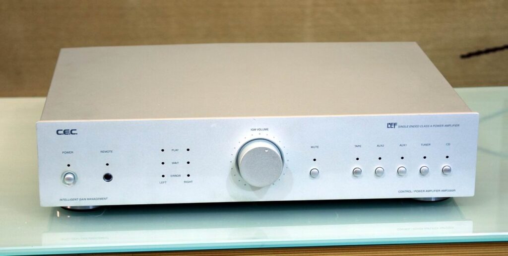 CEC AMP 3300R