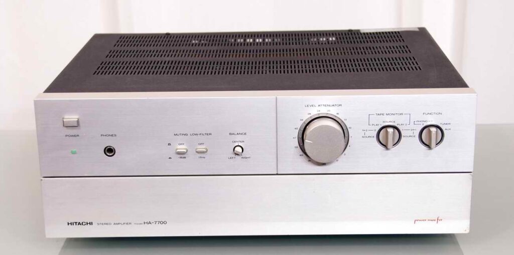 Hitachi  HA 7700