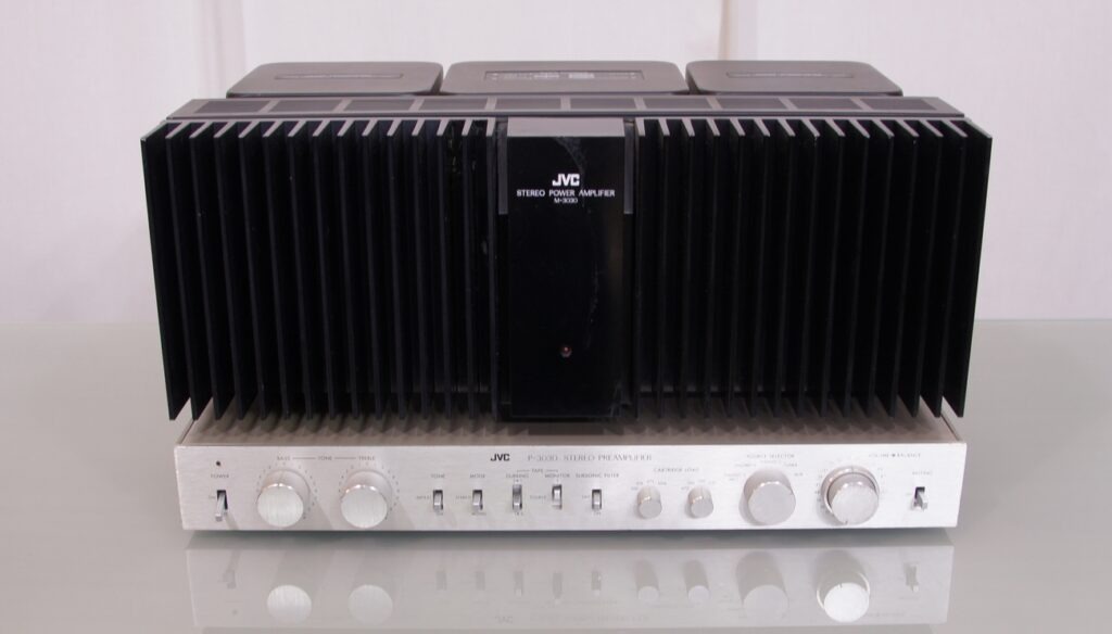 JVC  P3030 - M3030