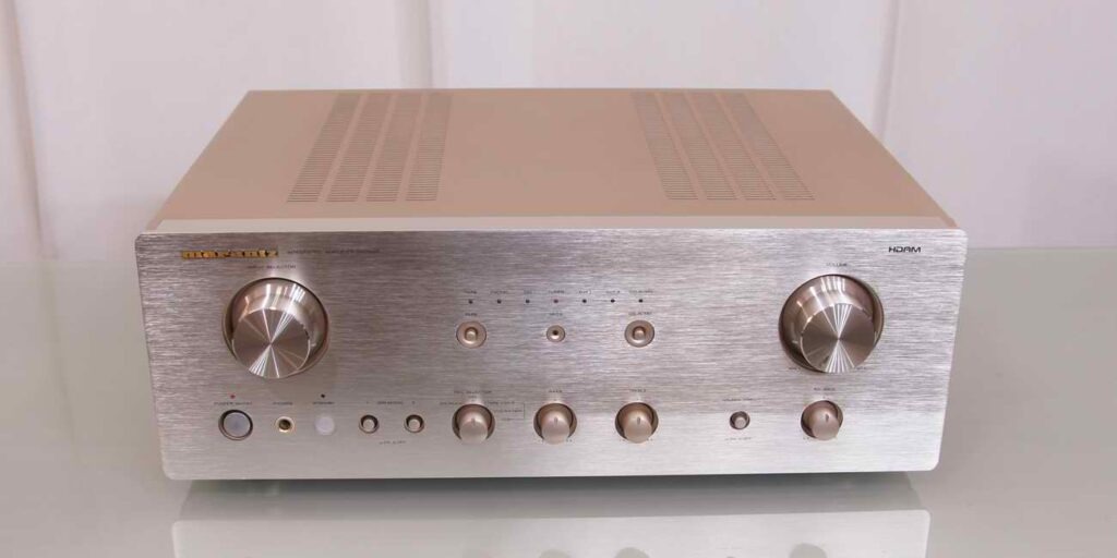 Marantz  PM 7000
