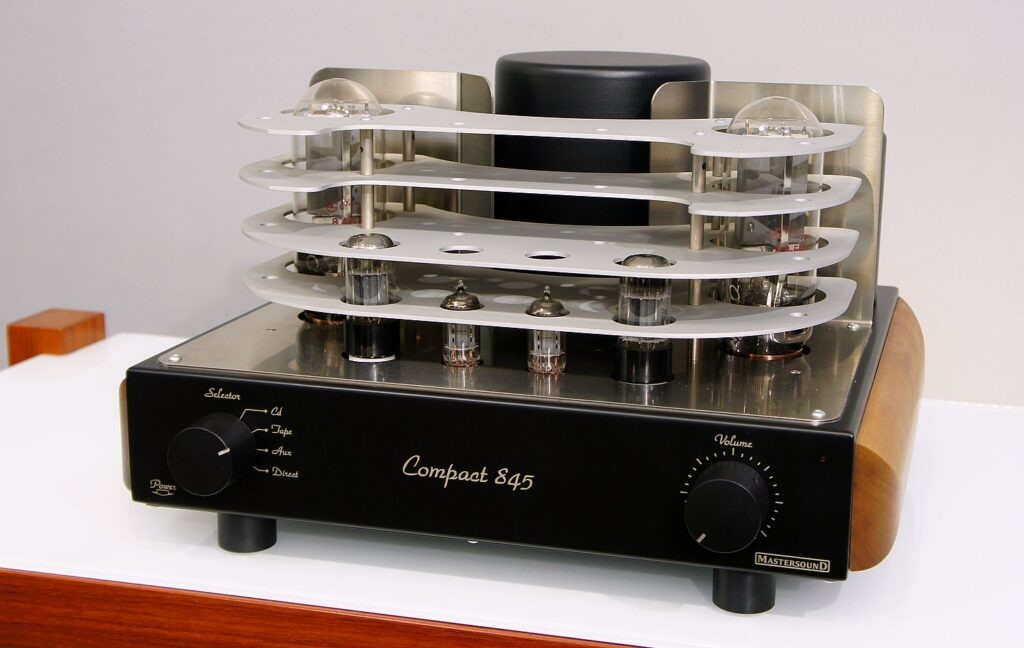 Mastersound Compact 845