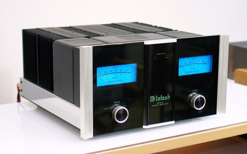 McIntosh MC 402  Finale 400 watt stereo