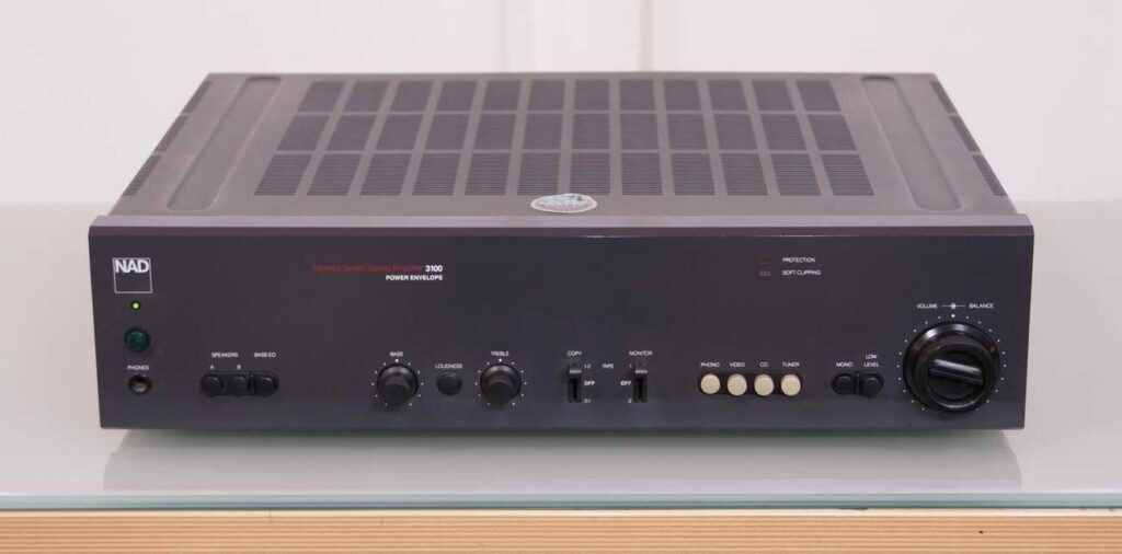 Nad 3100