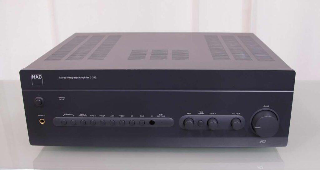 Nad C372