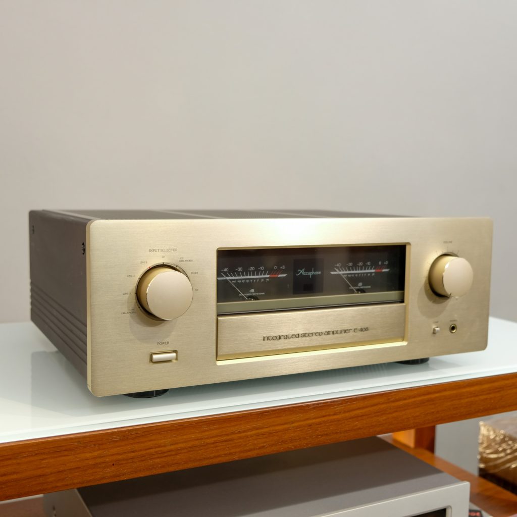 Accuphase E-406