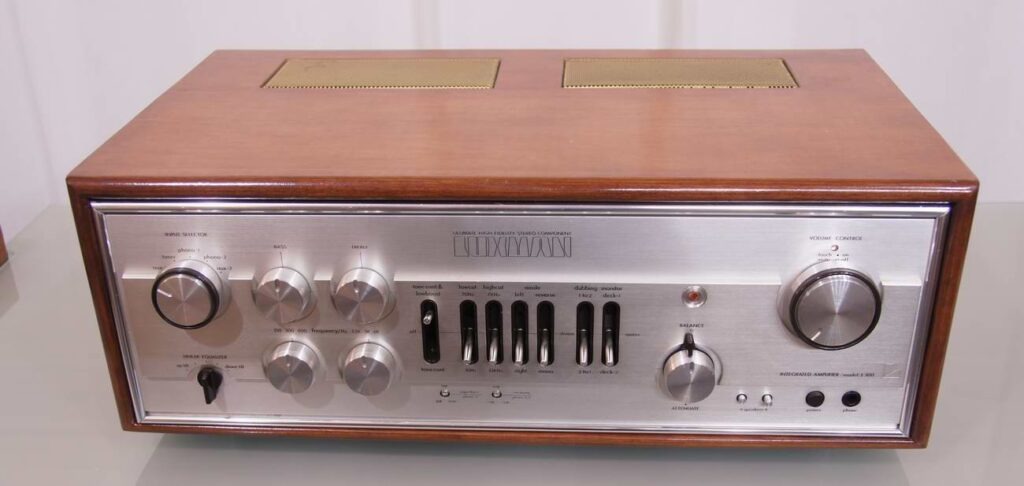 Luxman  L100