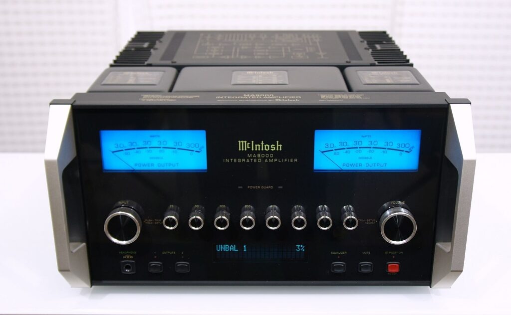 McIntosh Ma 9000