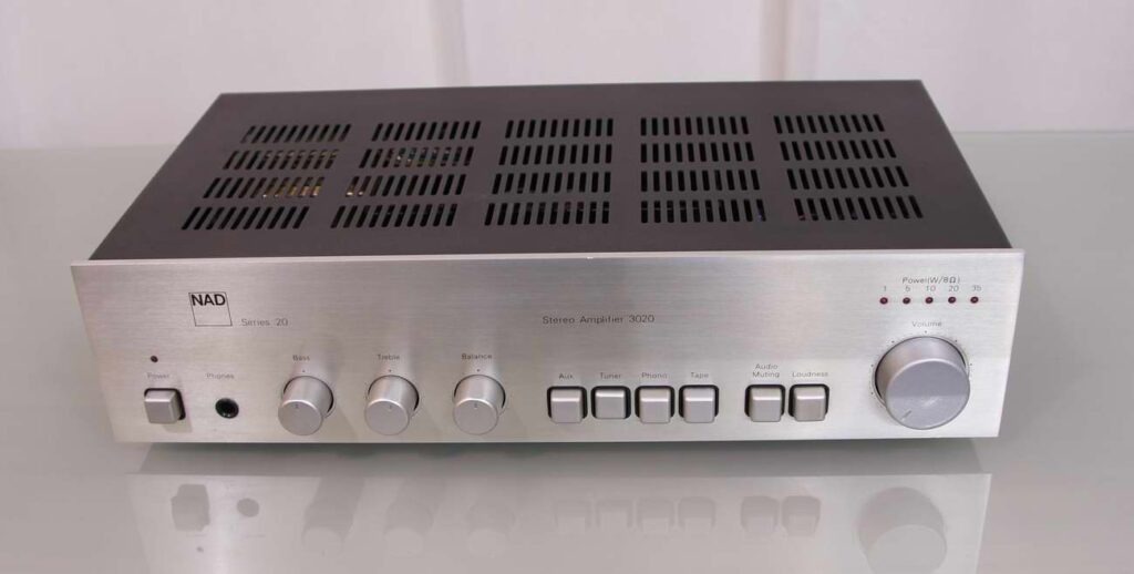 Nad 3020