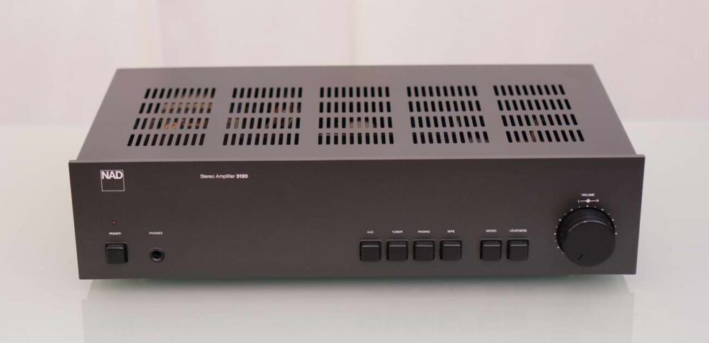 Nad 3120