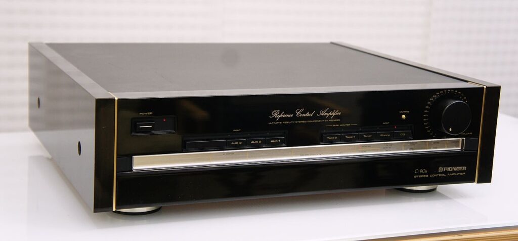 PIONEER C90A  Preampli