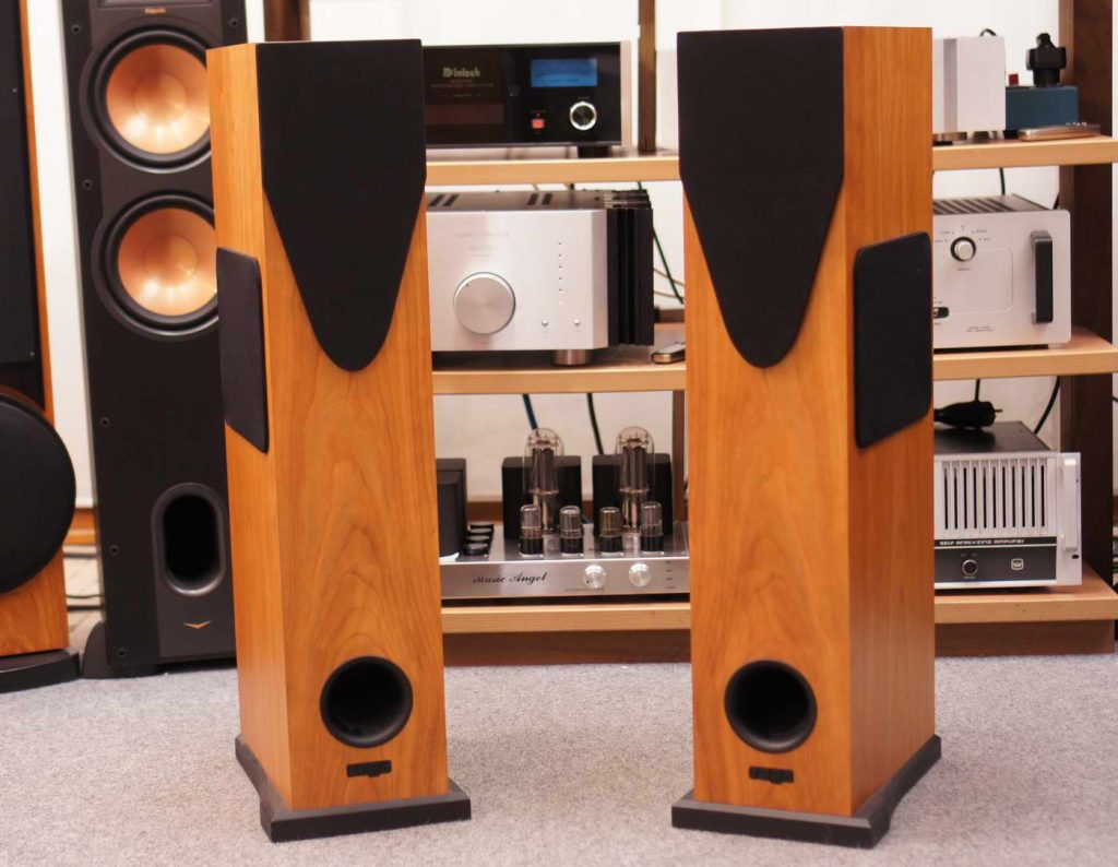 Rega R5
