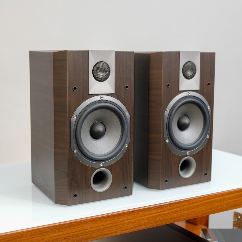 Focal 705V