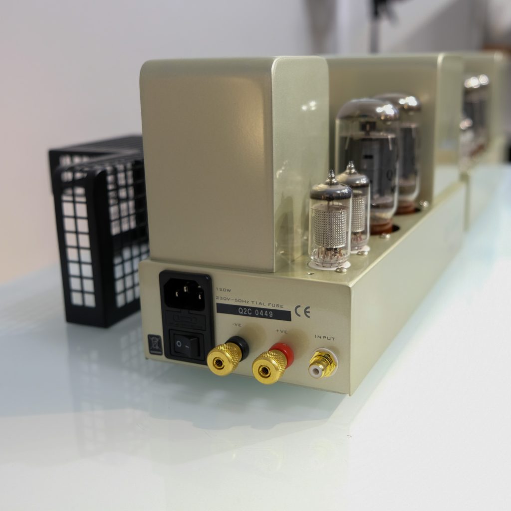 Quad QC Twenty Four + Quad II Classic - Audio Construction | Hi-Fi