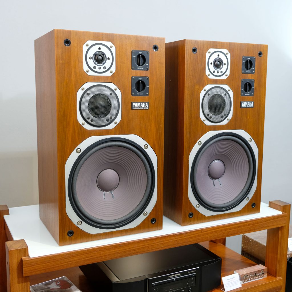 Yamaha NS-690 II